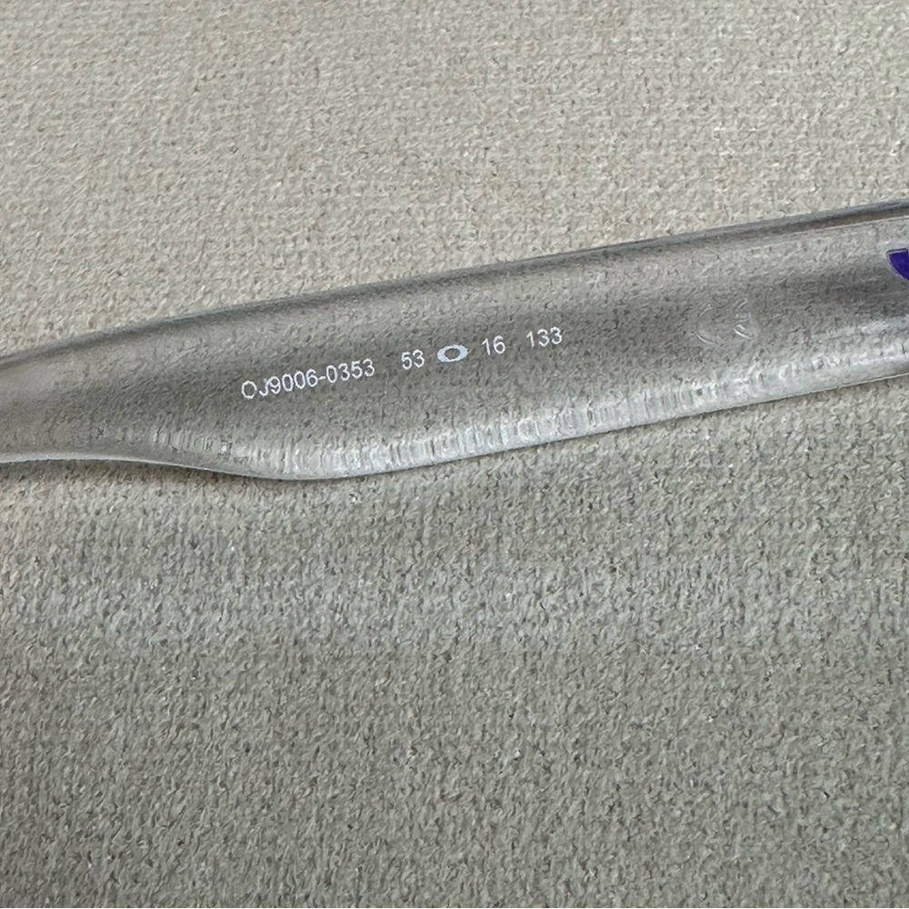 Oakley Frogskins 9006 with Violet Iridium Lenses - Picture 5 of 11